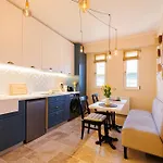 Stunning 2br Old View