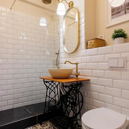 Stunning 2br Old View Διαμέρισμα *