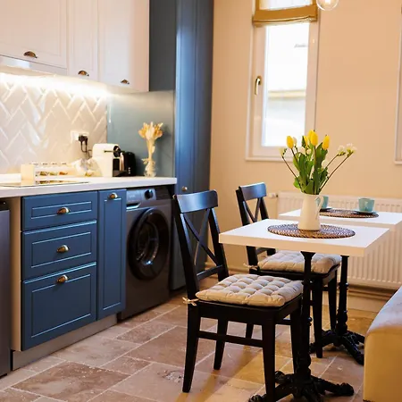 Stunning 2br Old View