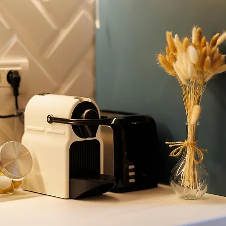 Stunning 2br Old View