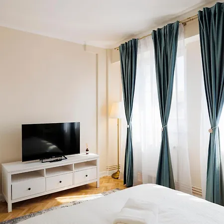 Apartman Stunning 2br Old View