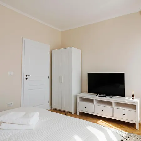 Stunning 2br Old View *