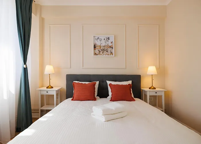 Stunning 2br Old View *