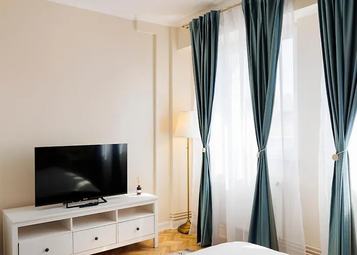 Apartament Stunning 2br Old View