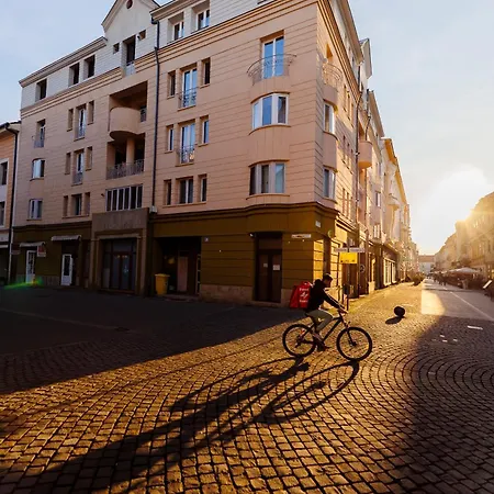 Stunning 2br Old View Apartment