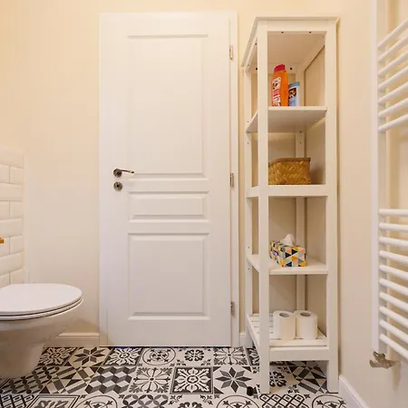 Stunning 2br Old View Apartment