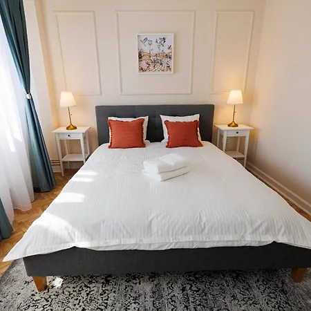Stunning 2br Old View Apartment
