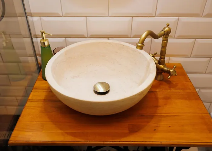 Stunning 2br Old View *