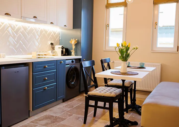 Stunning 2br Old View