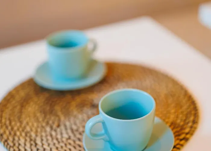 Stunning 2br Old View