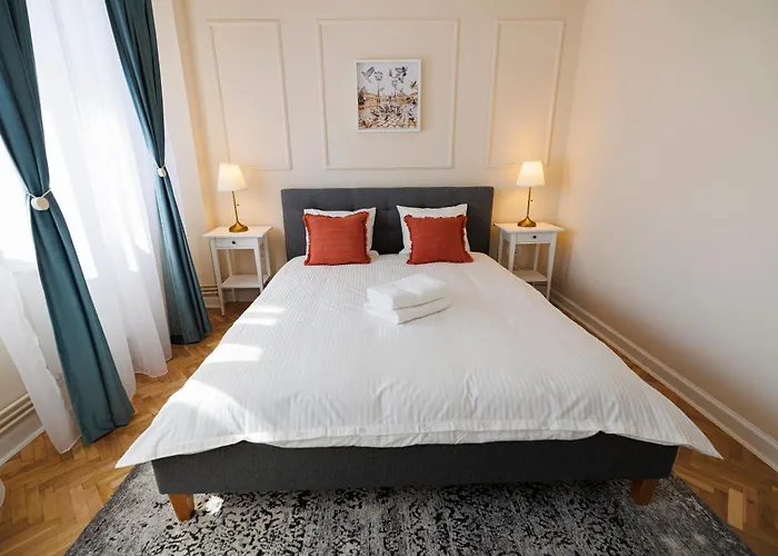 Stunning 2br Old View Lägenhet